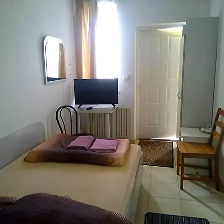 Hostal Malva Łomianki